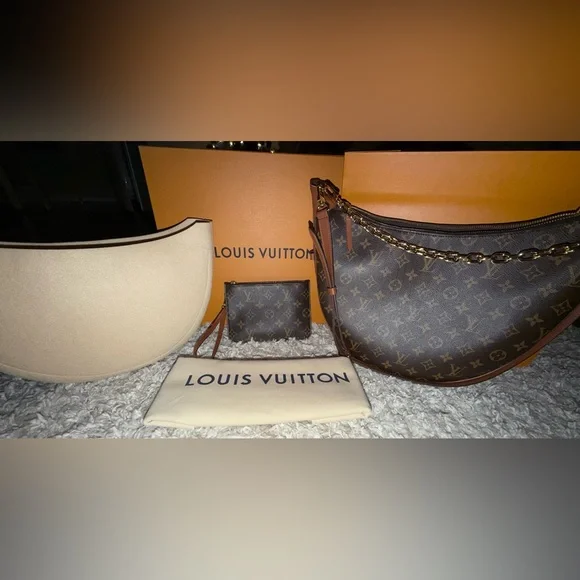 Excellent Condition Louis Vuitton Loop Hobo - Picture 2 of 6